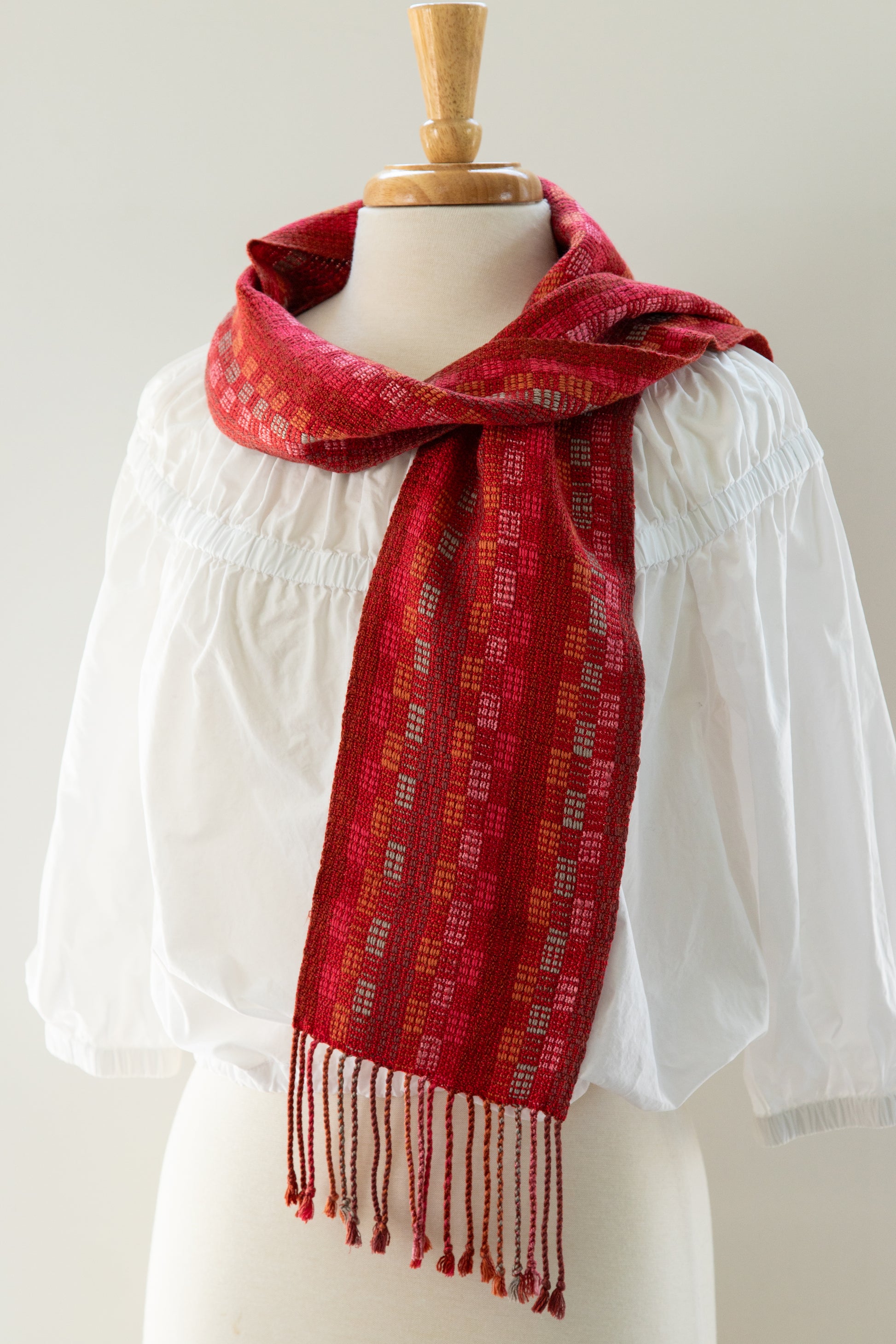 Narrow Scarf in Small Block Design in Shades of Red