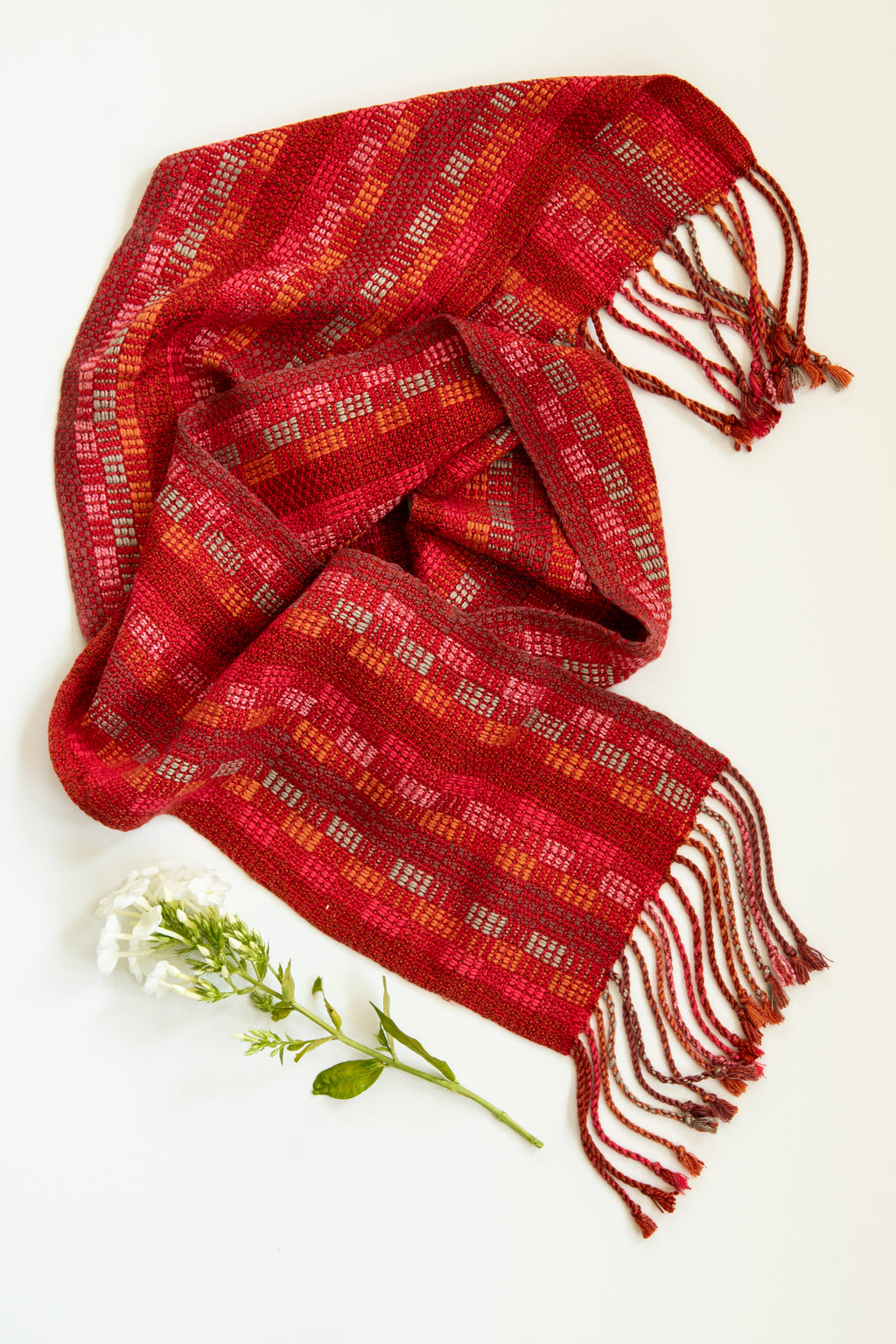 Narrow Scarf in Small Block Design in Shades of Red