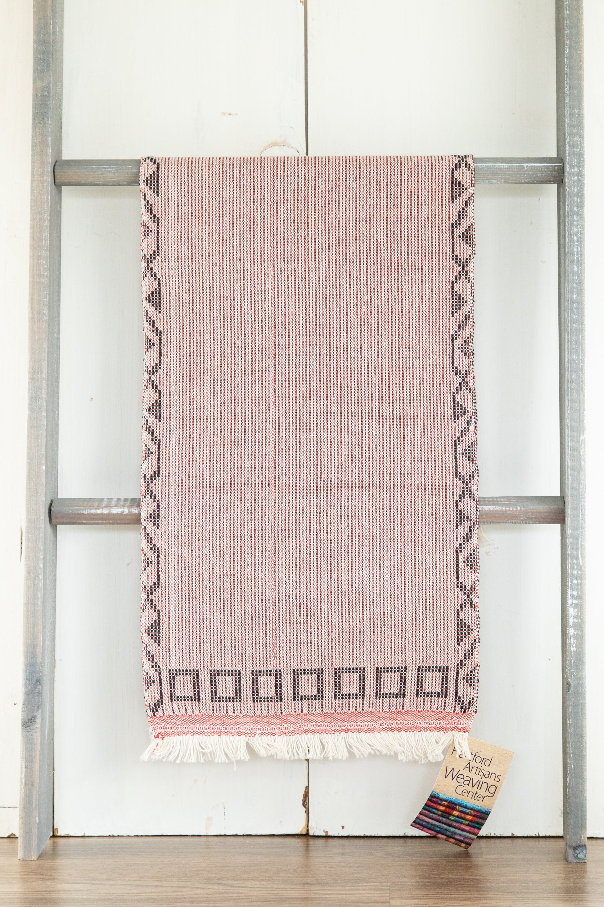 Reversible Table Runner in Complex Geometric Design